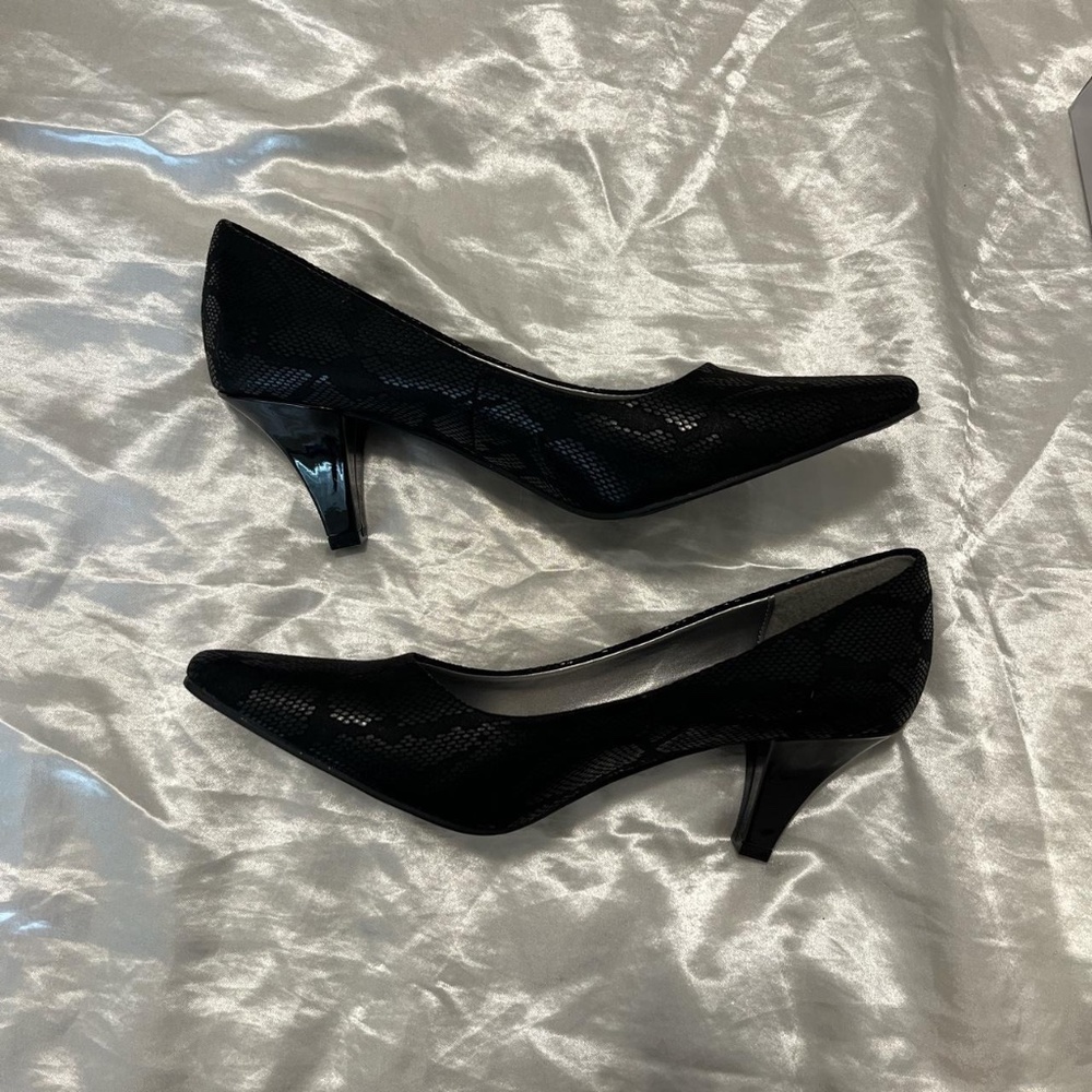 NWT Black Snake Print Heels - Size 6.5